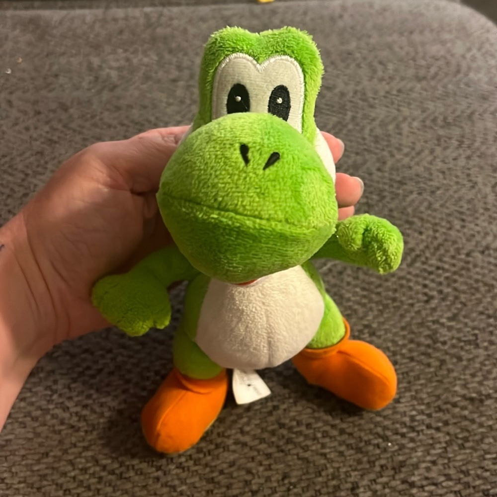 World of Nintendo 8" Plush Super Mario Bros Yoshi Preowned 2014 Jakks Pacific